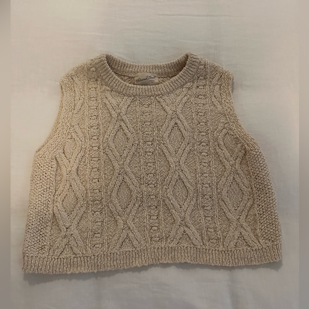 Universal threads cropped knit sweater size small